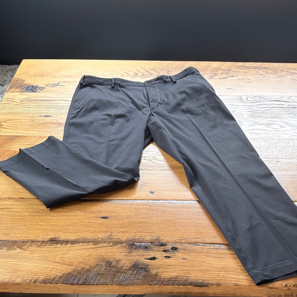 Nike Men's Black Dry-Fit Golf Pants - 36x30